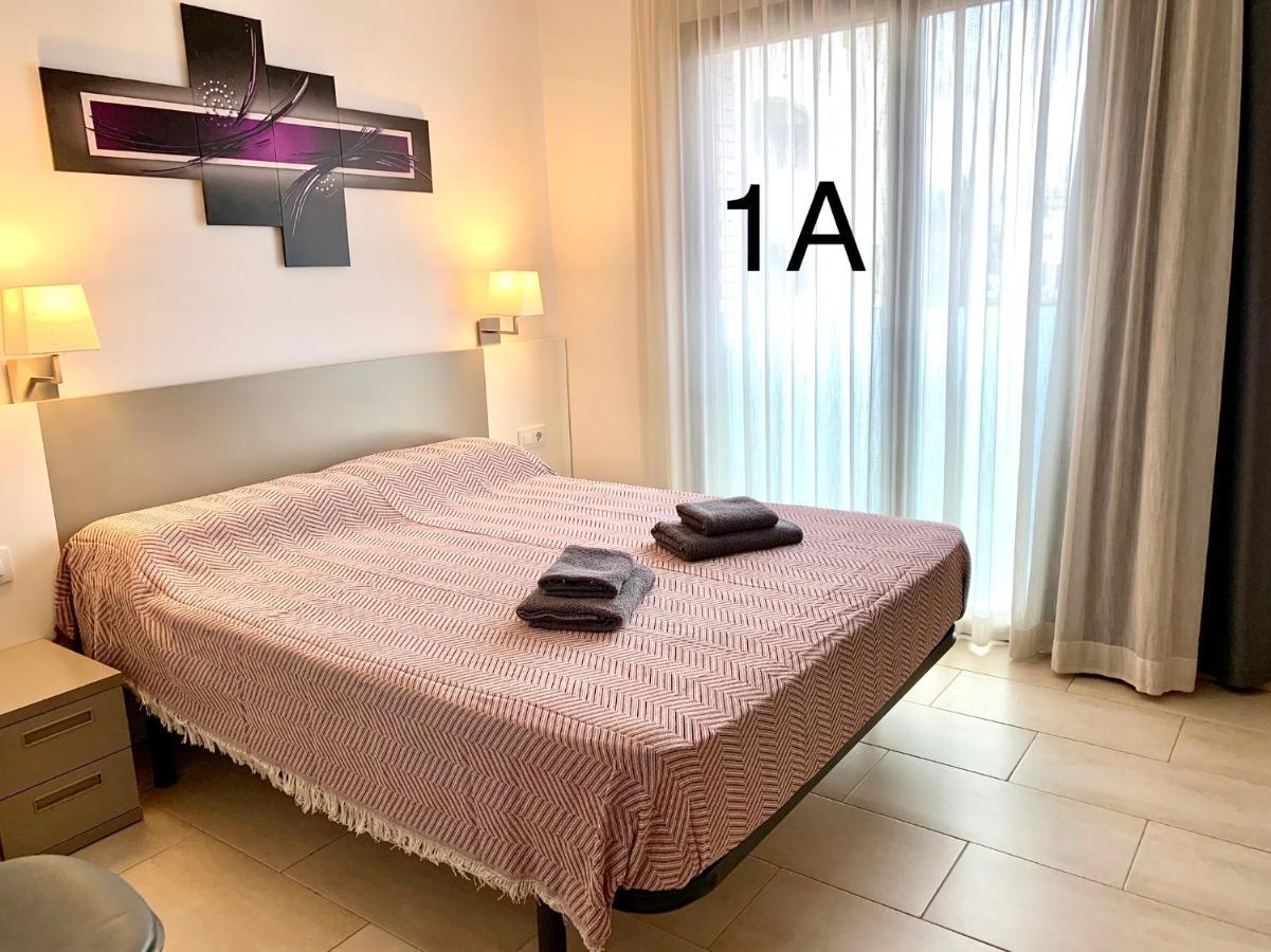 Edifici Violetta Lägenhet Empuriabrava Exteriör bild